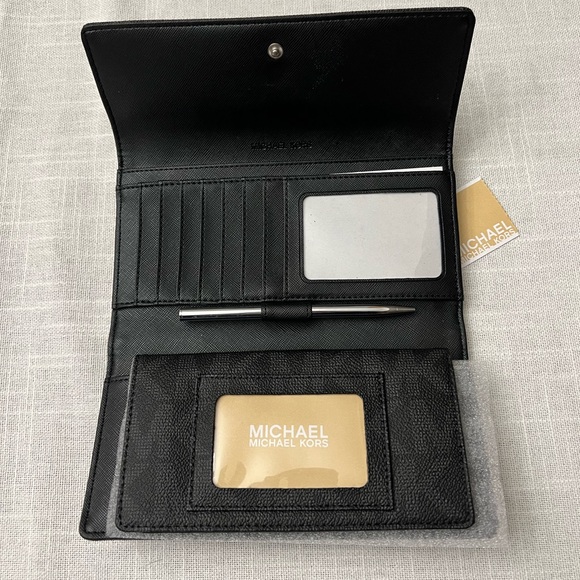 Michael Kors women's block logo checkbook wallet - Picture 2 of 4